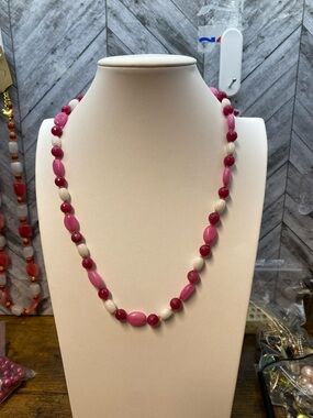 Jade Pink hand knotted Gemstone necklace pink white 22 inch Aprilsplace